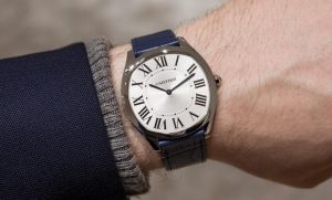 Suisses montres d’imitation en vente pas cher sont simples dans la modélisation.